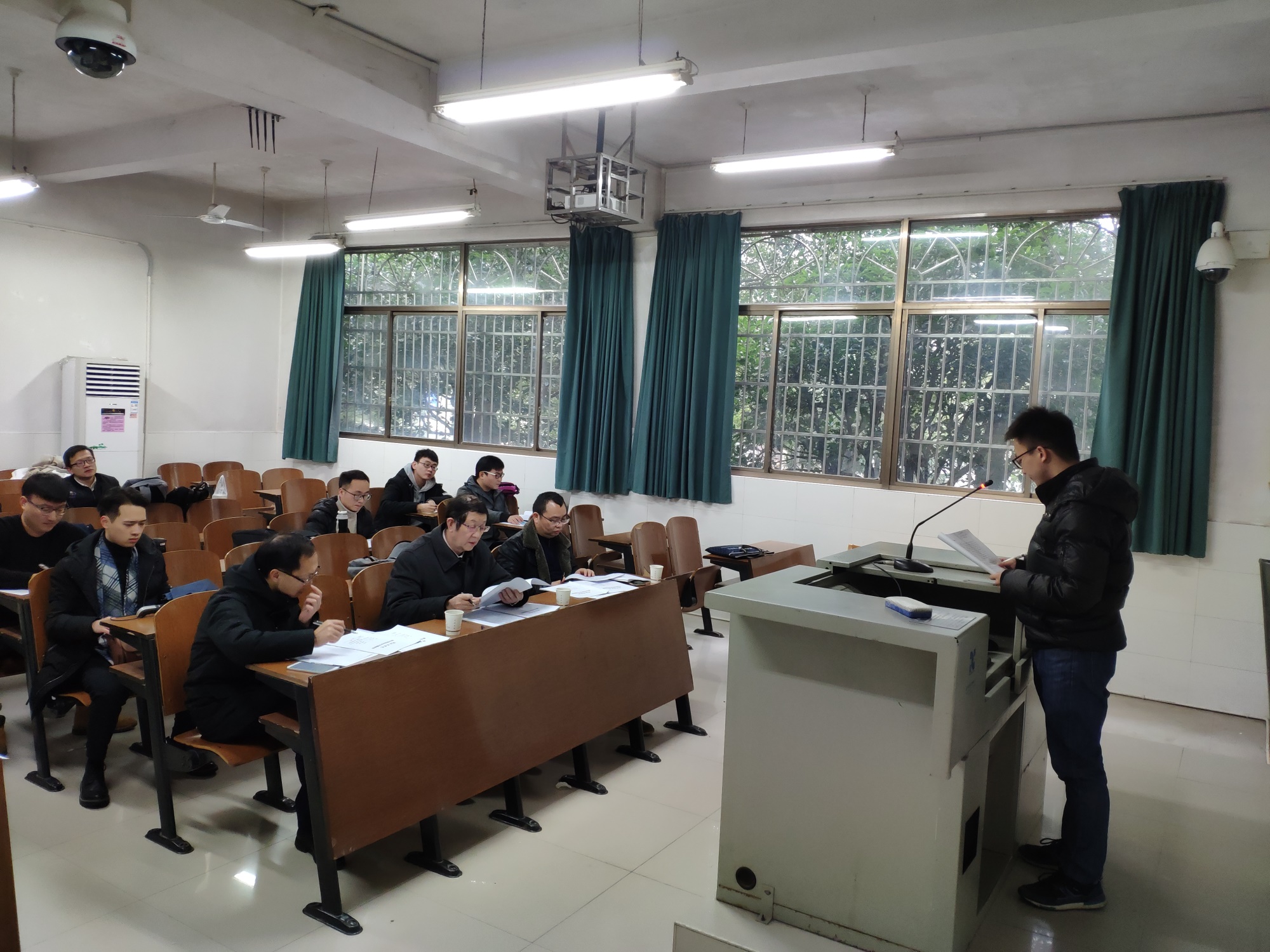 学位论文开题报告工作圆满结束2