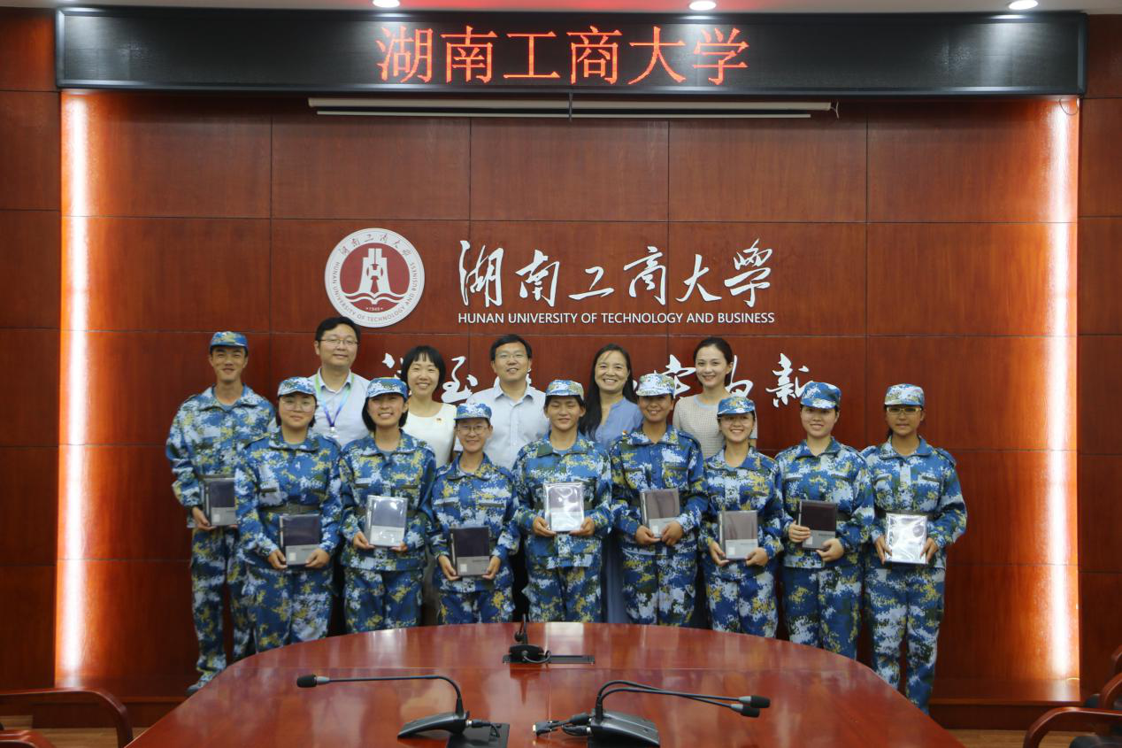 情系学生 传递温暖2