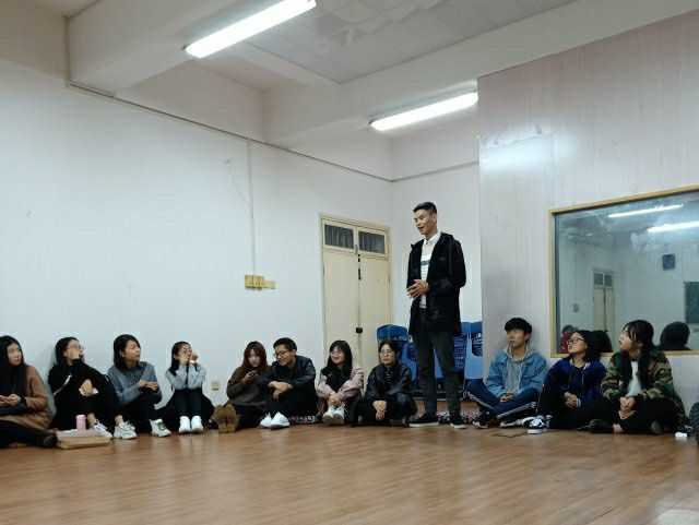 法学与公共管理学院新生部分班干团体培训顺利开展1