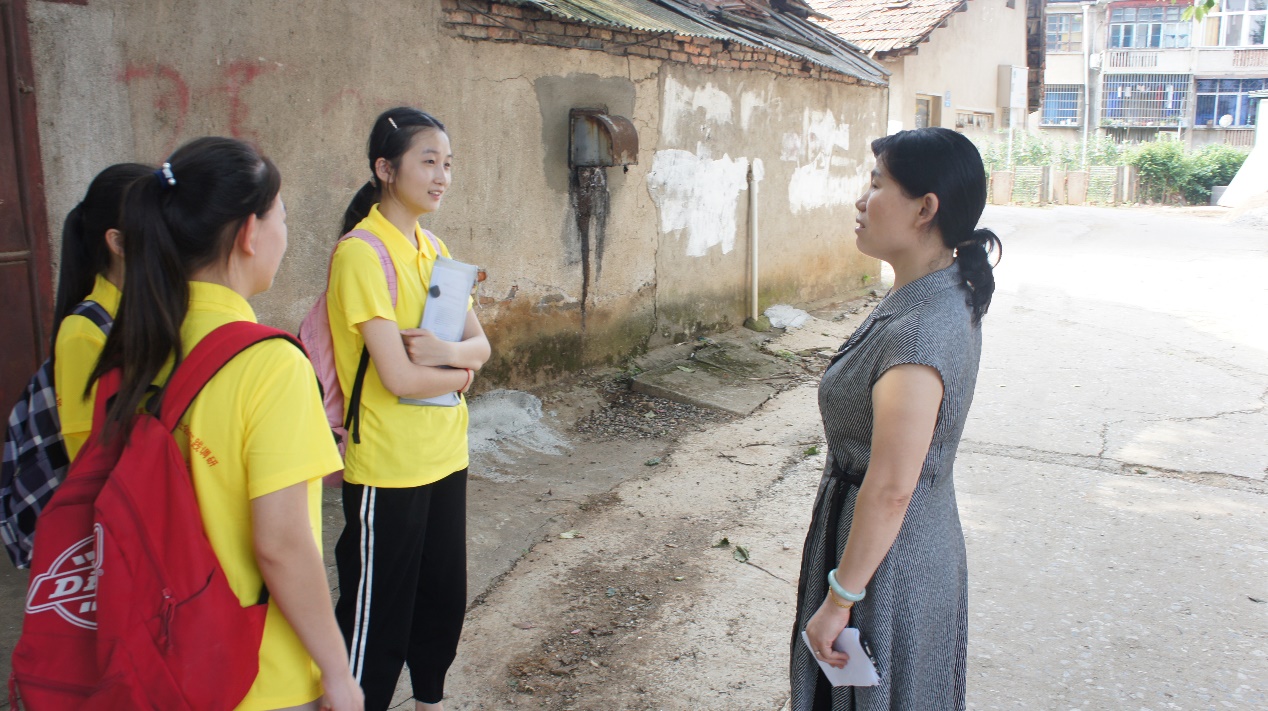 湖南工商大学青春奋斗•人居环境组继续在岳阳楼区开展人居环境整治调研2