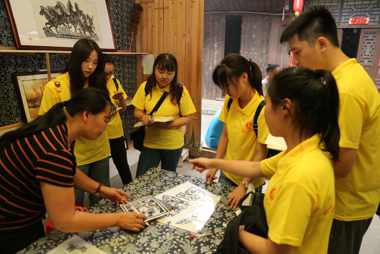 湖南工商大学青春奋斗•浦市文化组——走进浦市，探索浦市文化，助力民族文化传承发展1