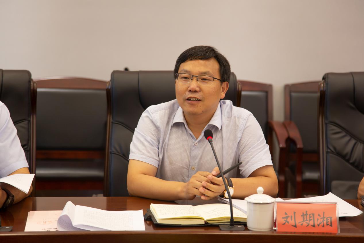 湖南工商大学罗湖平挂职结束汇报暨岳阳楼区人居环境整治推进工作座谈会召开3